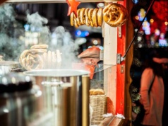 Szokujące ceny grzańca w 2025! Tyle zapłacisz za kubek na niemieckich jarmarkach bożonarodzeniowych