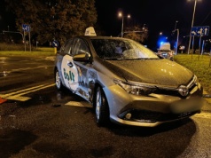 Obywatel Indii nie patrzył na światła. Wjechał na czerwonym, zderzył się z dwoma autami