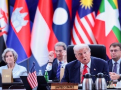 Pax Americana, wersja Trumpa. Prezydent USA podróżuje po Azji, niesie pokój i robi deale