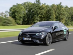 Turkusowe światła w samochodach - ruszają testy autonomicznych Mercedesów na niemieckich drogach