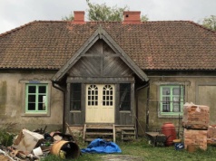 Ewa i Adam kupili stary dom na Mazurach. 