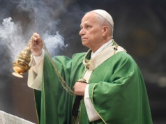 Papież: trzeba uczyć języka wolnego od przemocy, w duchu pojednania i godności