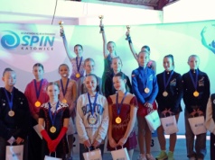 Nowe rekordy, nowe medale łyżwiarzy UKŁF Unii – FOTO