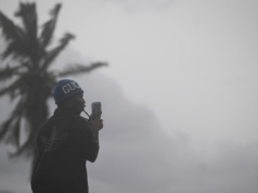 Rzekomo ukazują uderzenie żywiołu. Nagrania przy użyciu AI krążą po sieci