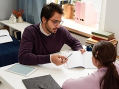 Rekordowo wysokie wydatki na korepetycje! Rodzice muszą ratować system edukacji