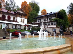 To uzdrowisko jesienią przyciąga jak magnes. Malownicze widoki i lecznicze wody czekają