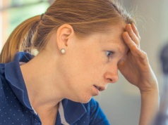 Perimenopauza daje o sobie znać wcześniej, niż myślisz. Ten objaw zaskoczył nawet lekarzy