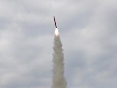 Korea Północna testuje pociski manewrujące tuż przed wizytą Trumpa w Seulu