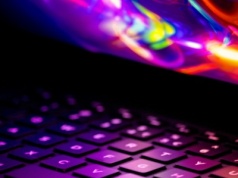 Samsung kontra Chiny: bitwa o OLED dla laptopów