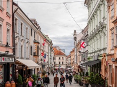 Tego jeszcze nie było. Nasz sąsiad  ogranicza prędkość ruchu pieszych