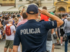 Ktoś próbuje cię oszukać na fałszywe inwestycje w akcje ORLEN? Podpowiadamy, gdzie należy to zgłosić