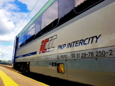 Podróże pociągami na Wszystkich Świętych. PKP przekazało ważną informację