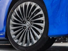 Urodziwa, fabrycznie nowa Toyota z 60-procentowym rabatem. Nie stratujcie się w drodze do salonu