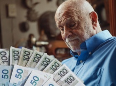 Chcą zlikwidować 800 plus i dodatki dla seniorów