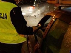 Olsztynek. Upojna noc za kółkiem. 35-latka w oplu zatrzymana po szalonej jeździe