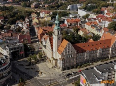 Olsztyńscy radni przyjęli podwyżkę podatku od nieruchomości. Prezydent, Robert Szewczyk: „Dlatego możemy się rozwijać”