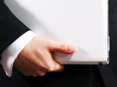 Mali przedsiębiorcy nie powinni bać się KSeF. Nowy system ma też sporo zalet