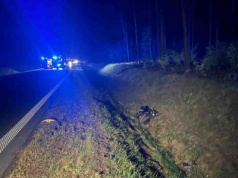 Zielona Góra. Wypadek na obwodnicy południowej, zderzenie motocyklisty z Fiatem