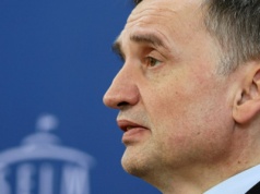 Już wiemy, gdzie jest Ziobro. Orbán właśnie wrzucił zdjęcie z takim opisem