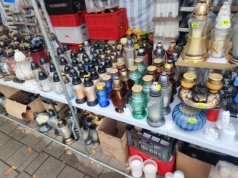 Kupujesz znicze na Wszystkich Świętych? Popularne są serca, złocenia i czerwienie. „…