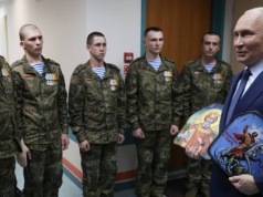 Zwerbuj kolegę do armii, a dostaniesz nagrodę. Kreml desperacko szuka poborowych