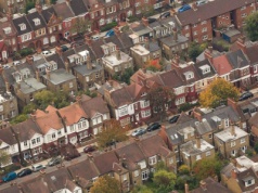 Brytyjski rynek nieruchomości zaskakuje. Ceny domów znów w górę mimo wyższych kosztów kredytów