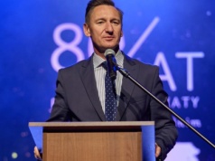 Ostry spół wokół planów ogólnych. 