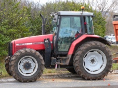 Przetarg OHZ Głogówek: ciągniki Massey Ferguson, ładowarki Manitou i inne maszyny w okazyjnych cenach