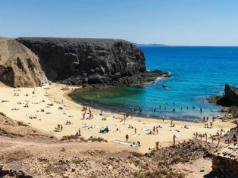 Zagrożenie na turystycznej wyspie. Olbrzymie skały osuwają się na drogi