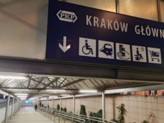 Turyści zabłądzili w Krakowie. Szukali ich policjanci i Straż Ochrony Kolei