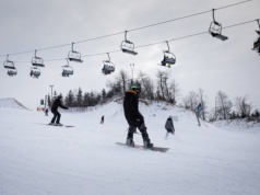 Wsiadasz do pędzącej maszyny. Na 