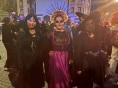 Strachy na Piotrkowskiej. Na ulice Łodzi wyszła „Halloweenowa parada”