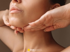 Nocna kuracja, która odmładza twarz o dekadę. Kobiety wykupują na zapas