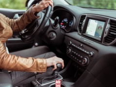 Przejechałeś zjazd z autostrady? Nie cofaj! Oto, co za to grozi