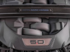 Szybki przegląd szybkich samochodów. Nowy wóz z V8 da się kupić szokująco tanio