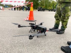 Fragmenty wojskowego drona na plaży w Ustce
