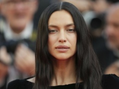 Irina Shayk zachwyca na spacerze z pieskiem. Zawsze stylowa