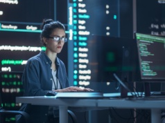 Nie tylko luka płacowa. Transformacja cyfrowa zostawia kobiety w tyle