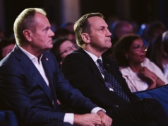 Czy Polacy chcą nowego premiera? Sikorski mógłby zmienić Tuska