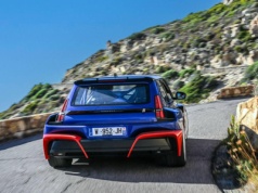 Renault: miesiąc pełen emocji, technologii i francuskiego ducha