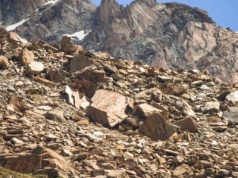 Osunięcie ziemi zabiło co najmniej 21 osób