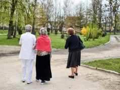 Jesień życia? Tak, ale w podróży! Pomysł na wycieczkę dla emerytów
