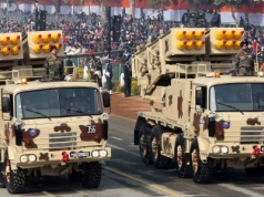 Francja: artyleria rakietowa z Indii jako pomost?