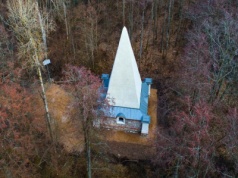 Tajemniczy grobowiec na Mazurach. To miejsce wybrano nieprzypadkowo