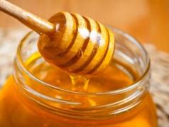 Jak sprawdzić, czy miód nie jest fałszywy? Wykonaj łatwy test WWZ