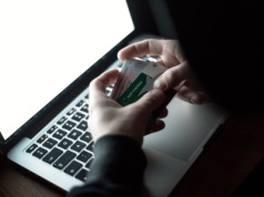 Atak hakerski na Supergrosz. Minister alarmuje. 