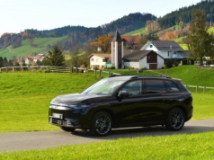 270 złotych za jeden koń mechaniczny. Chińczycy nie zwalniają tempa. Poznajcie Leapmotor C10