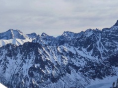 Deszcze i mgły na południu kraju. W Tatrach spadnie śnieg