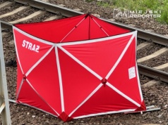 Śmiertelne potrącenie pieszego przez pociąg. Tożsamość mężczyzny jest nieznana