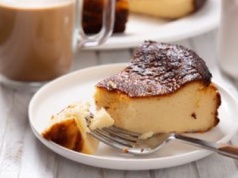 Sernik, który możesz zjeść nawet na śniadanie. I to wcale nie żart